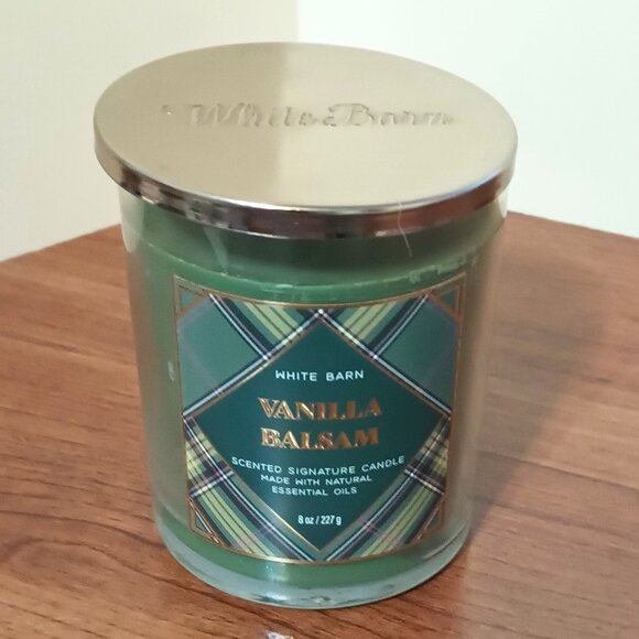 NWT ~ WHITE BARN/B&BW Vanilla Balsam Scented Signature Candle (8 Oz.) - Picture 7 of 7